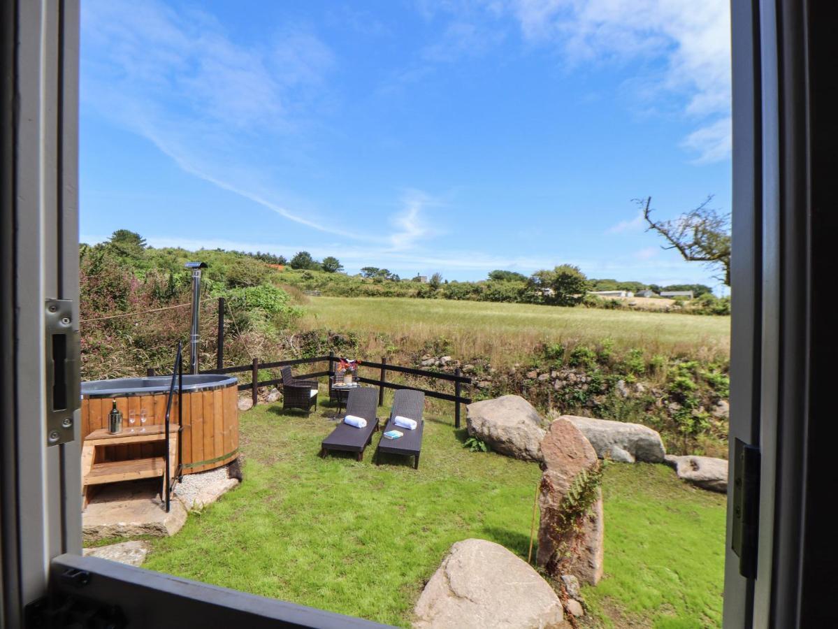 Bosulla Shepherds Hut Penzance Bagian luar foto